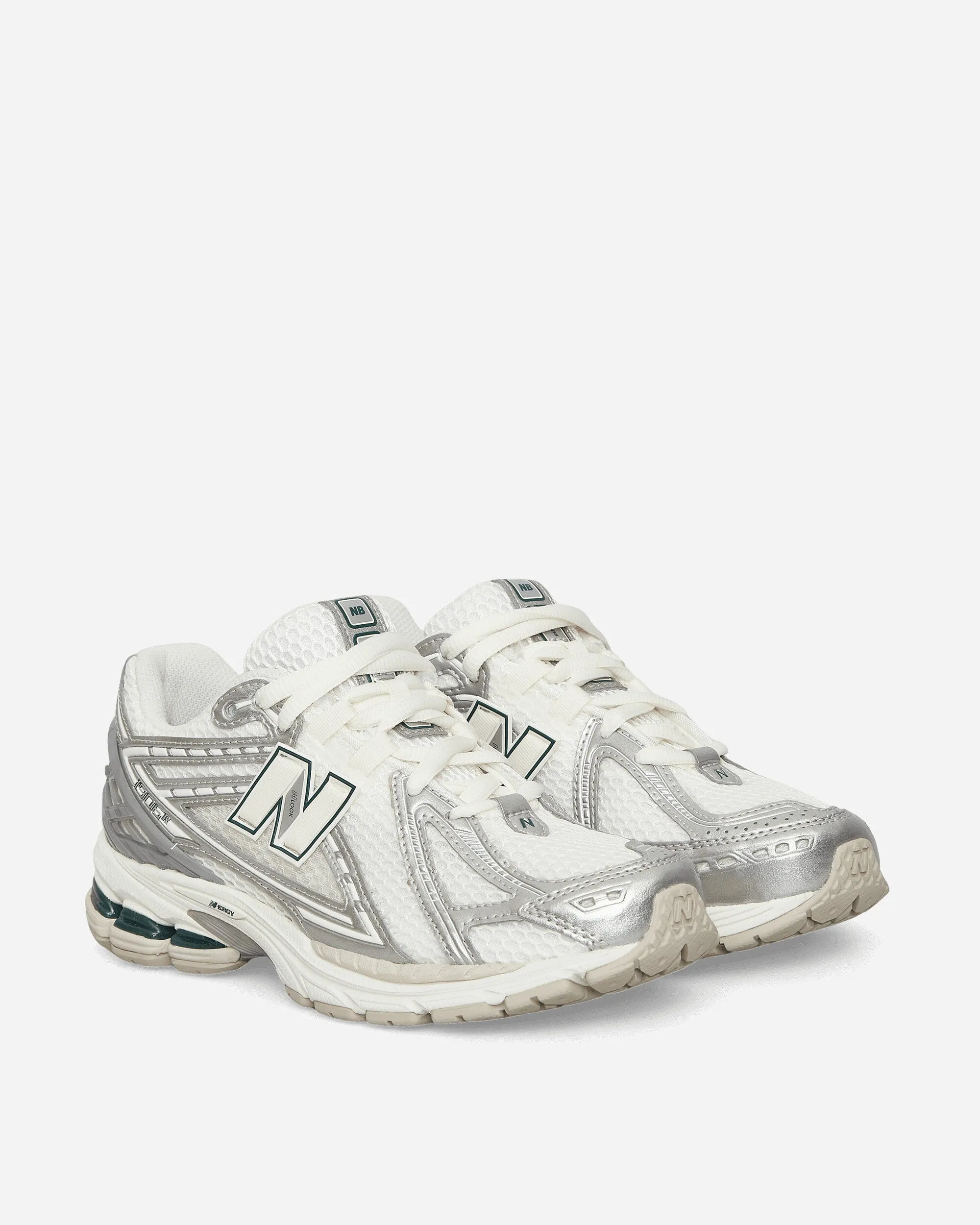 1906R Sneakers Argent Métallisé / Sel de Mer / Nouveau Sapin