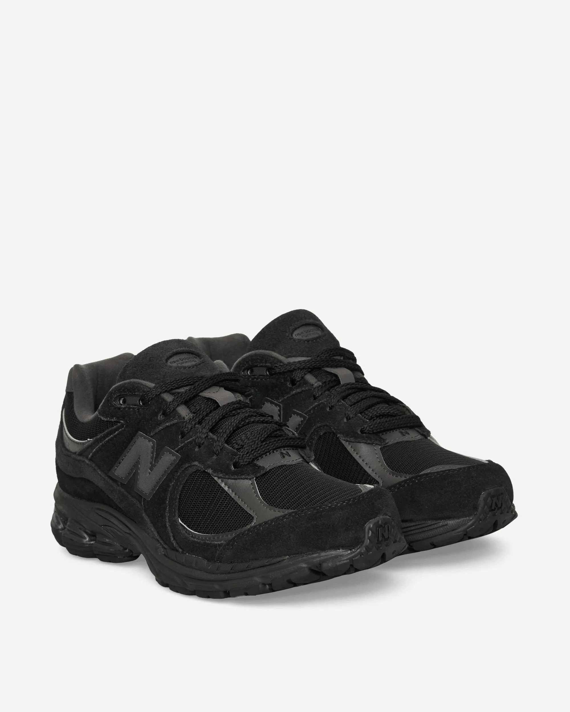 Baskets 2002R Noir / Ciment Noir