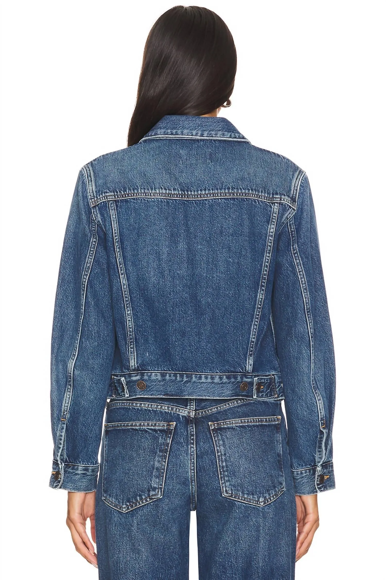 Veste en jean des années 90 sous contrôle