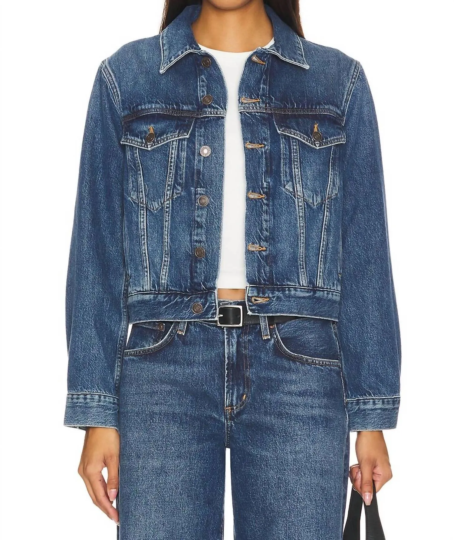 Veste en jean des années 90 sous contrôle