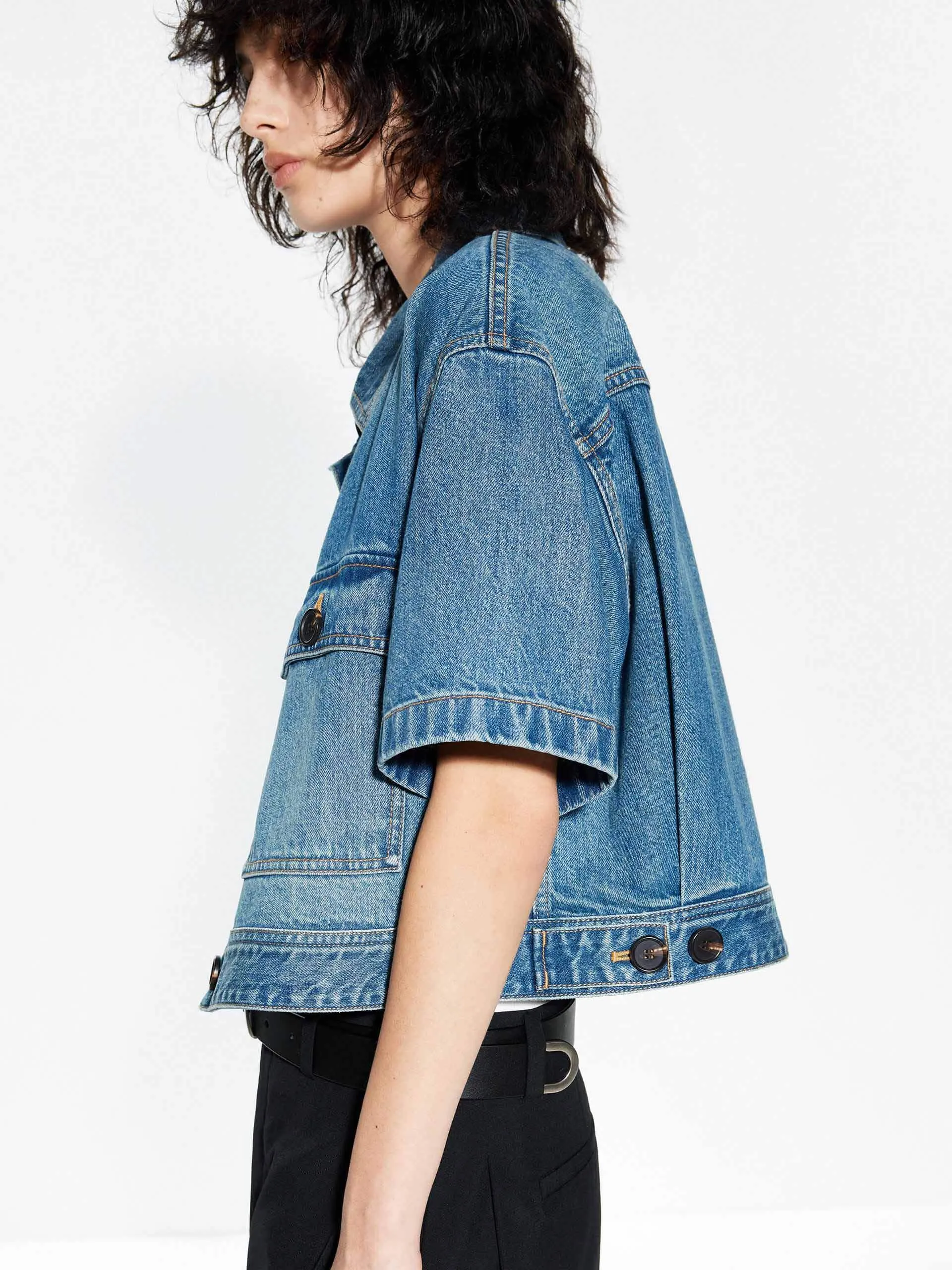 Veste en jean à poches coupées