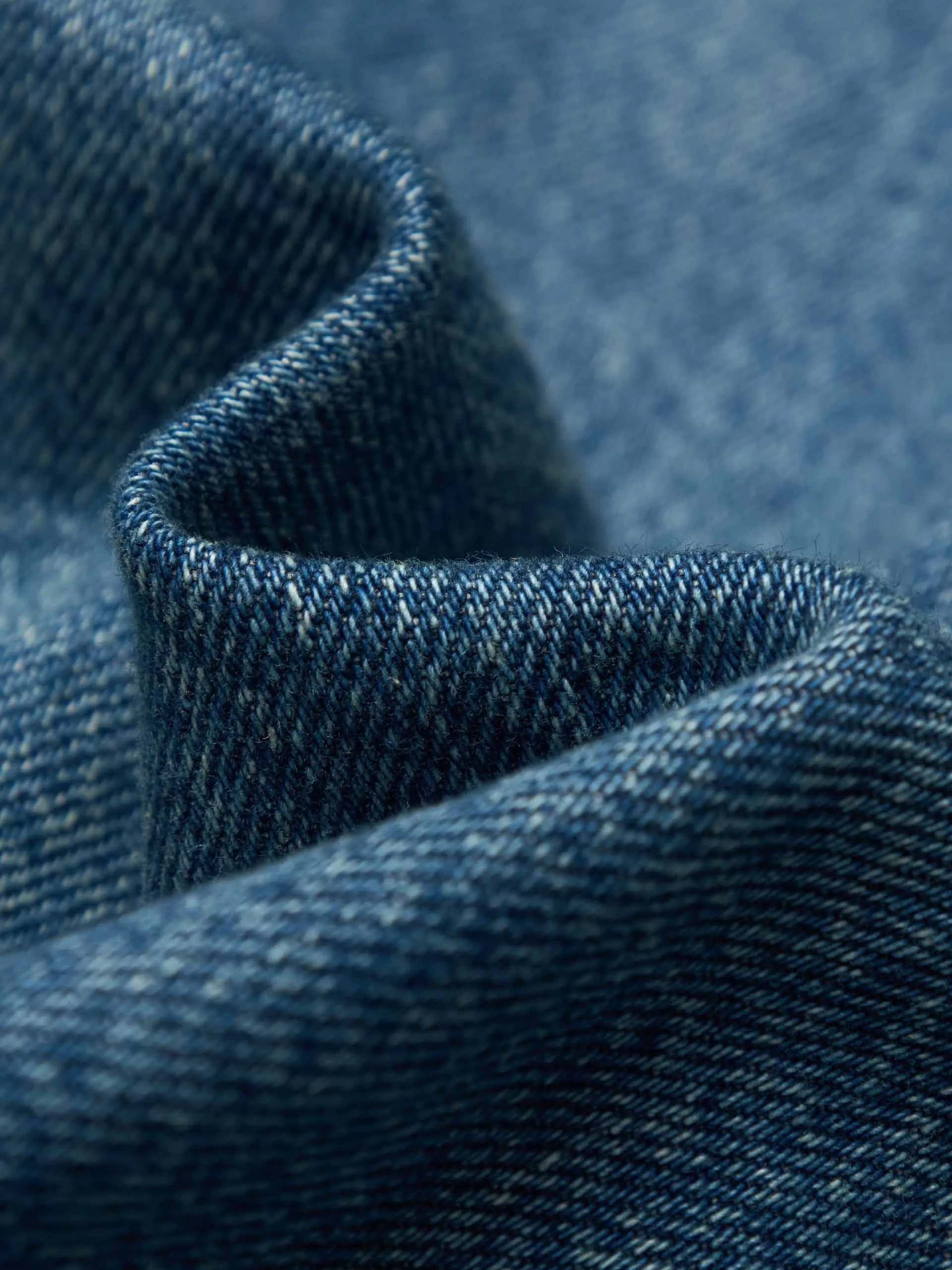 Veste en jean à poches coupées