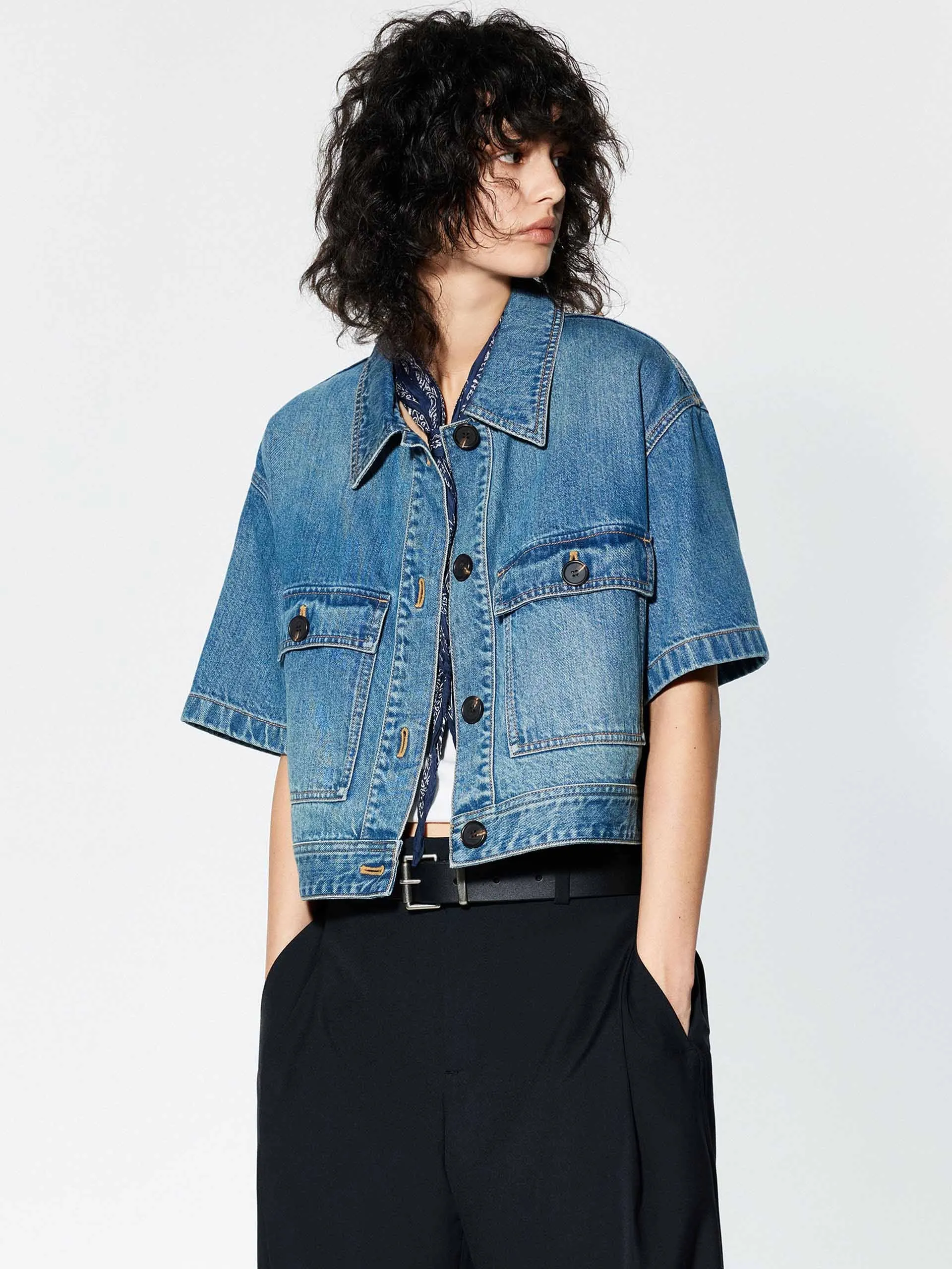 Veste en jean à poches coupées
