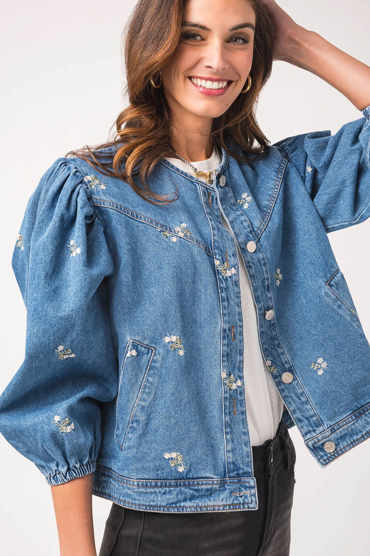 Veste en jean brodé Heyson à manches bouffantes