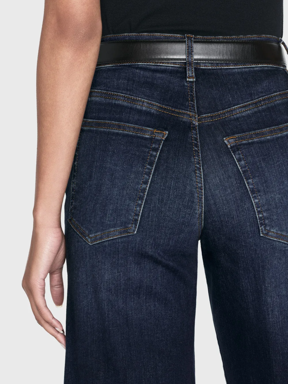 Le Palazzo Crop -- Lune fleur