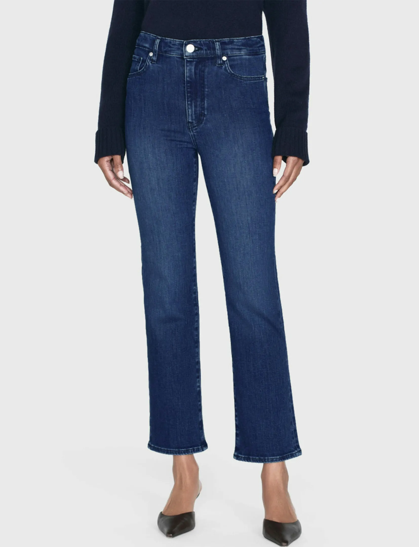 Le Pantalon droit élégant, Cadre de vêtements Tempête