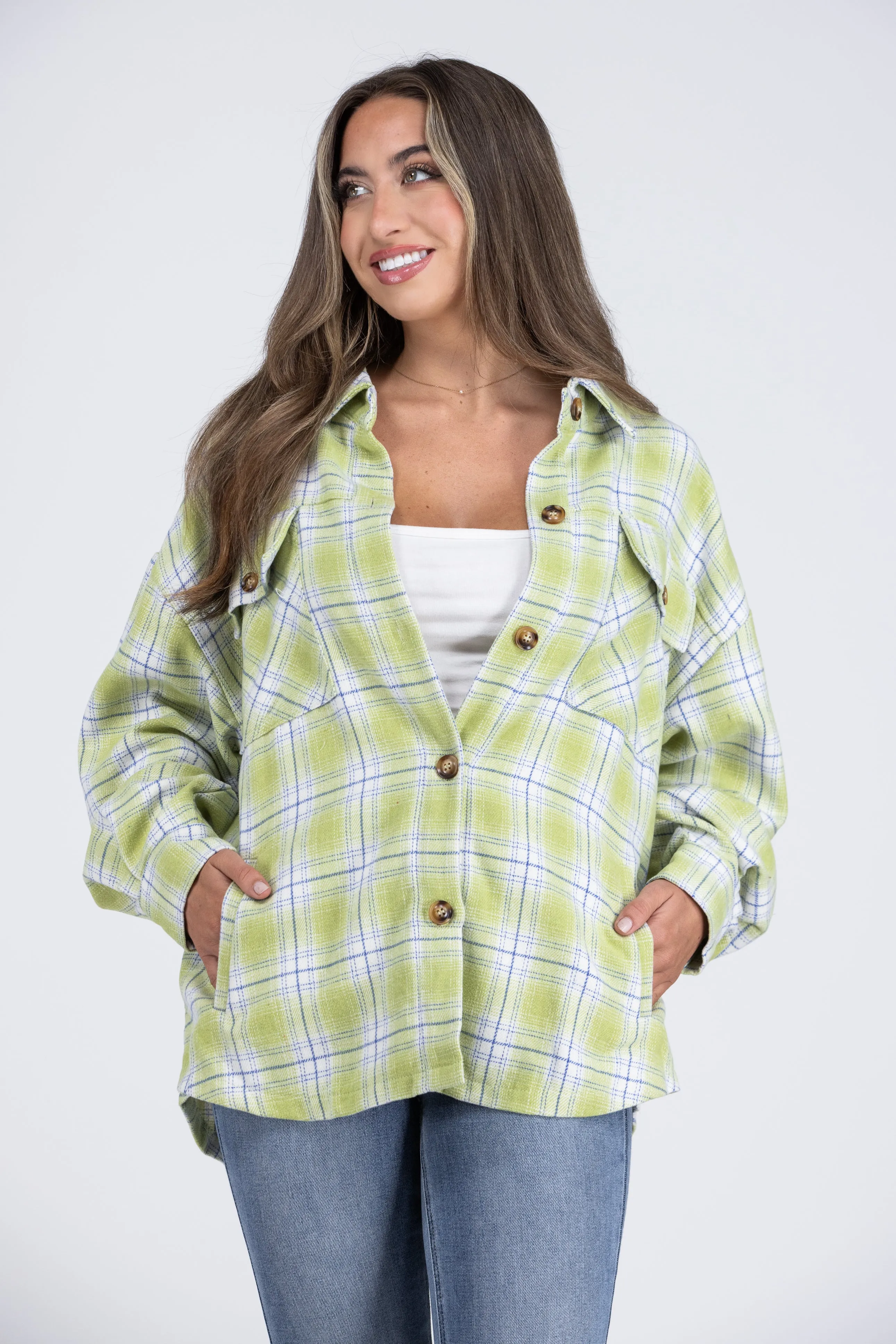 Veste chemise à carreaux oversize pour femme Outside Looking Pretty