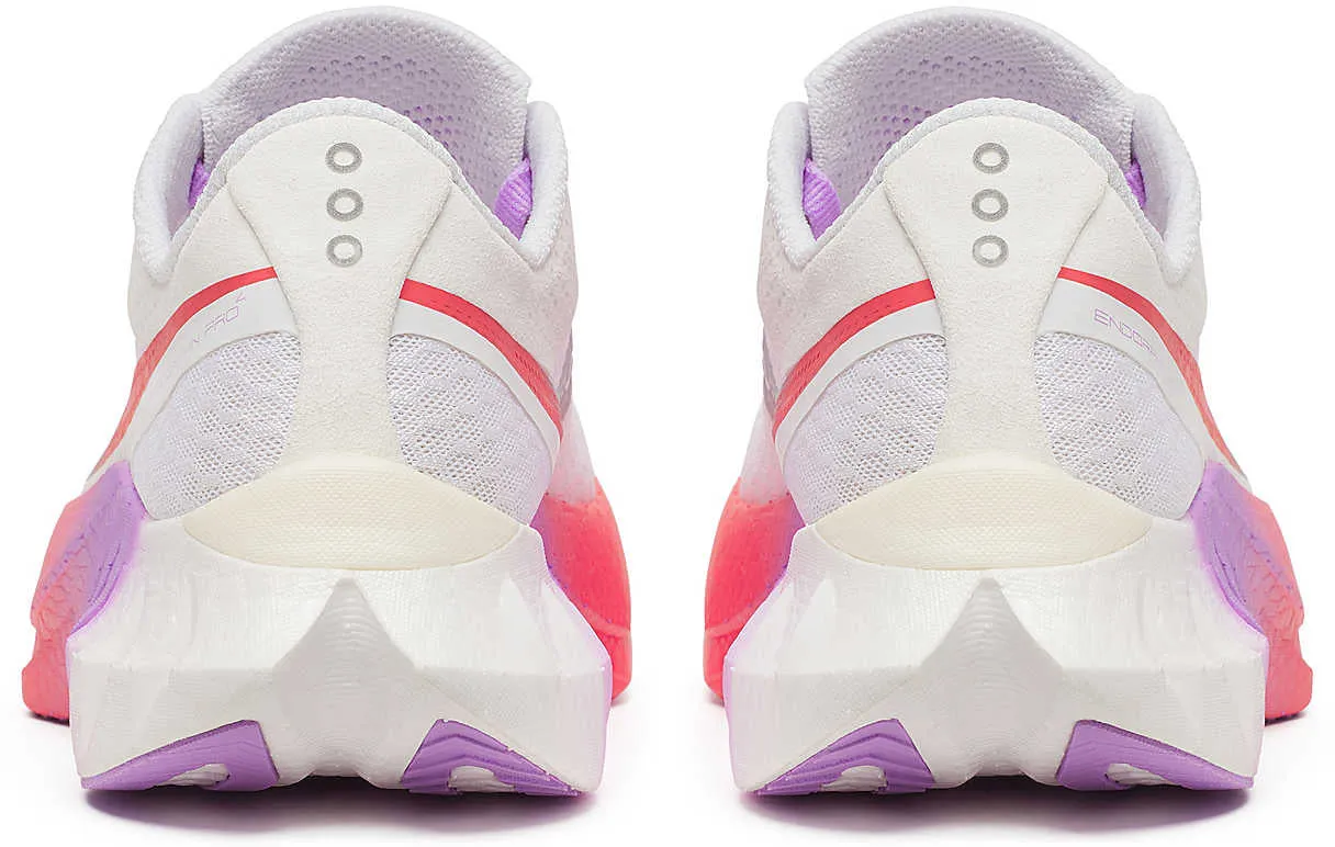 Chaussures de course Saucony Endorphin Pro 4 pour femmes - Blanc